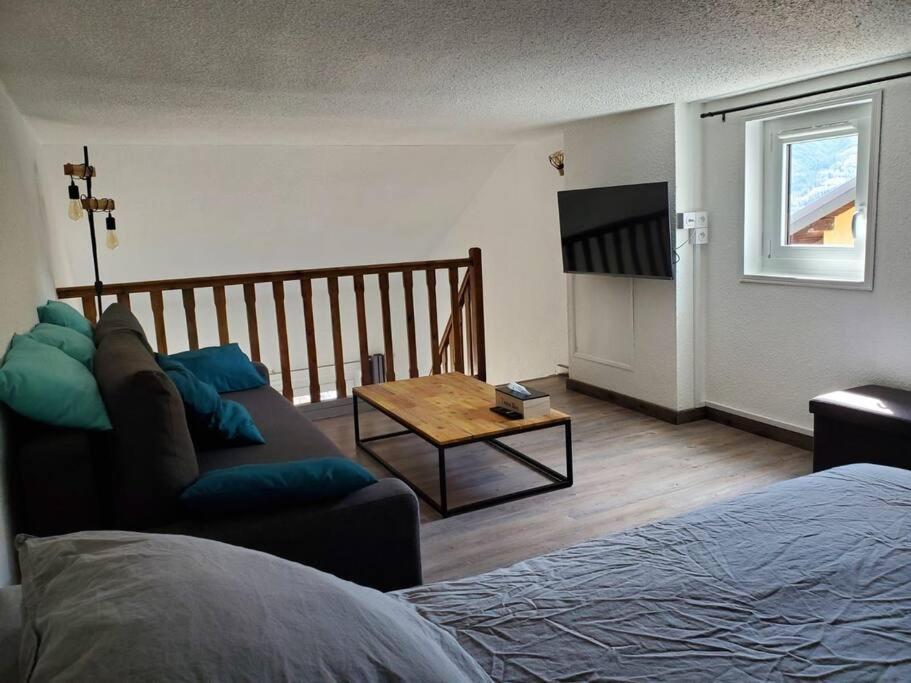 Appartement Chaleureux. Barcelonnette Bagian luar foto